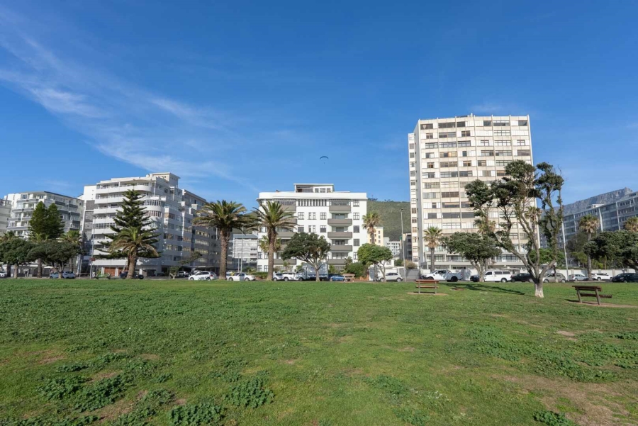 1 Bedroom Property for Sale in Sea Point Western Cape